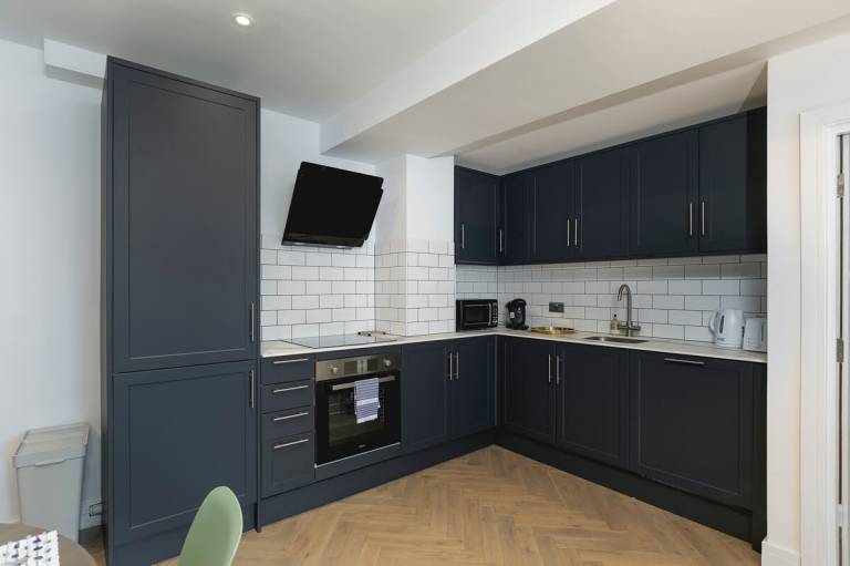 Child-friendly wonderful house | Near British Airways i360 | Beach nearby | Perfect for remote work | Pets are welcome — photo 2