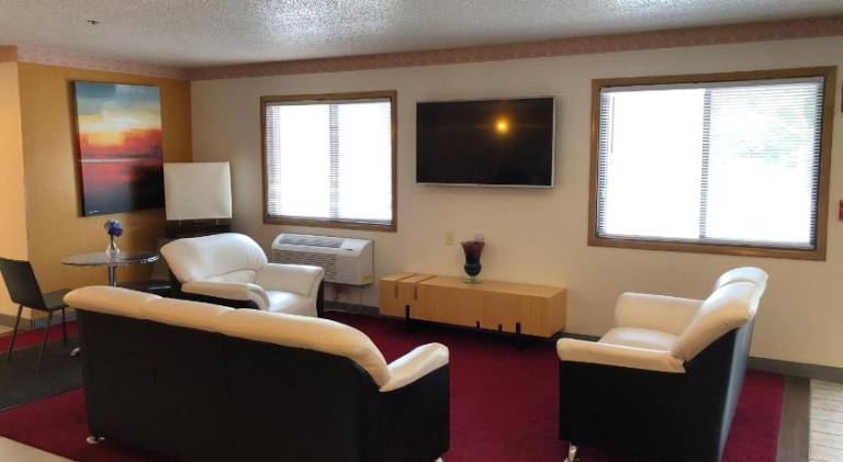 Super 8 by Wyndham Front Royal Near Shenandoah National Park — photo 4
