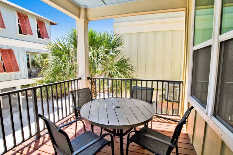 Romeo's Breeze Cottage Pet-Friendly Pool & Beach Access — photo 4