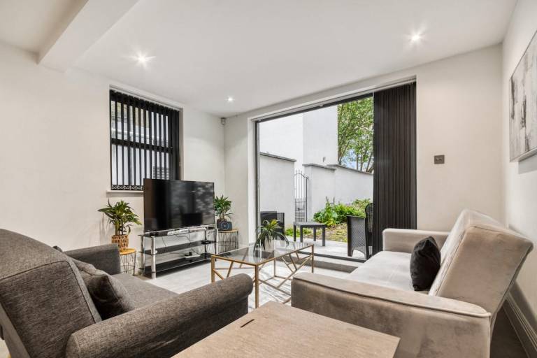 Apartment  Roehampton