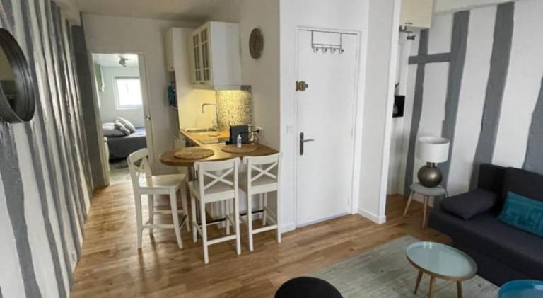 Holiday apartment with 1 room for 3 persons in Rouen