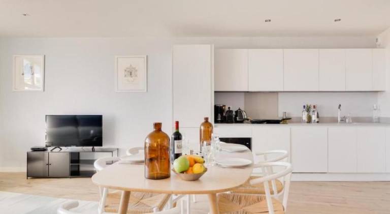 Apartment with patio in Bordeaux