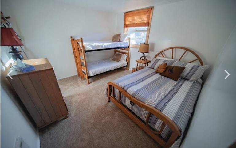 Lodge  Cora