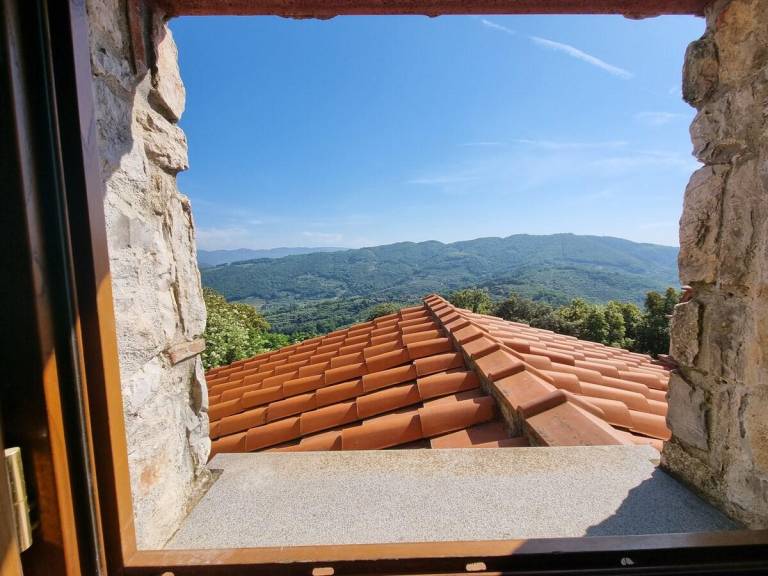 Fully equipped house with yard, terrace & BBQ | Perfect for remote work | Dogs allowed in Pistoia
