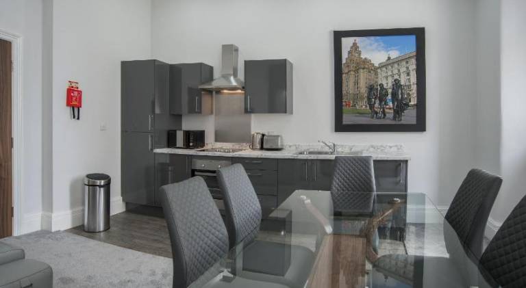 Holiday apartment | Close to The Beatles Story — photo 2