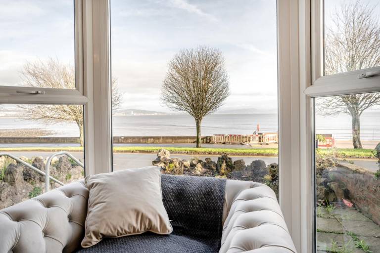 5 Bed in Mumbles oc l34618