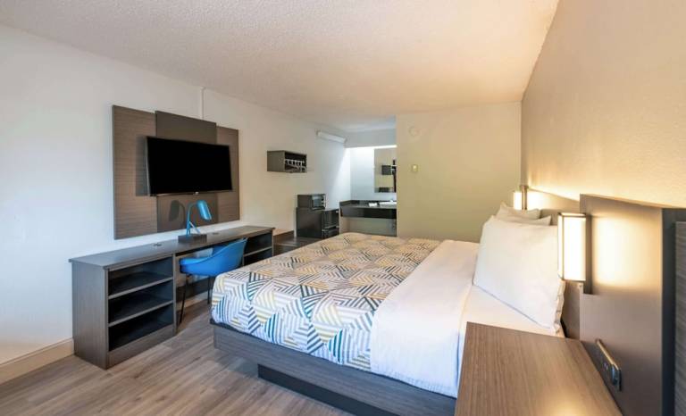Motel  Montclaire South