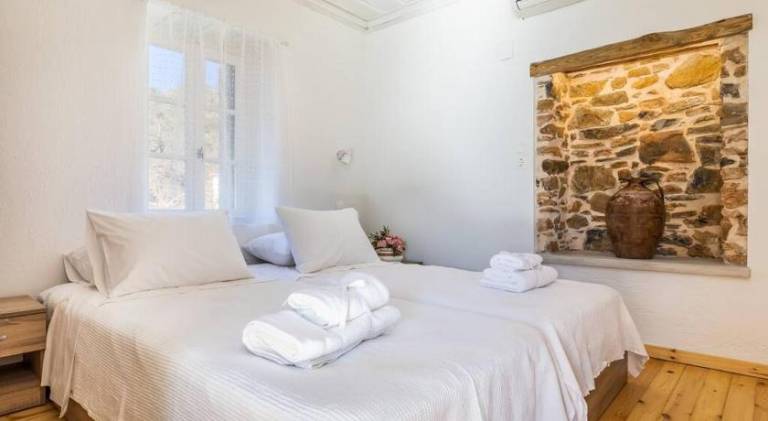 Villa with garden, patio & pool in Skopelos