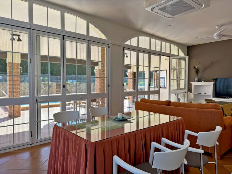 Family-friendly nice villa with yard, private pool & terrace | Pets are welcome — photo 4