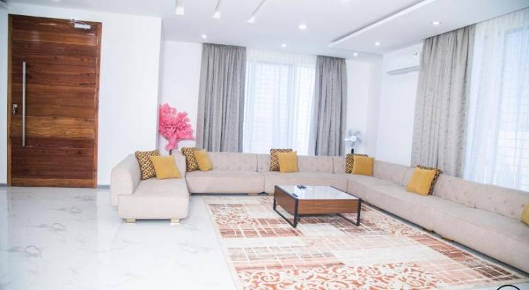 Villa with pool & jacuzzi | Pet-friendly — photo 5
