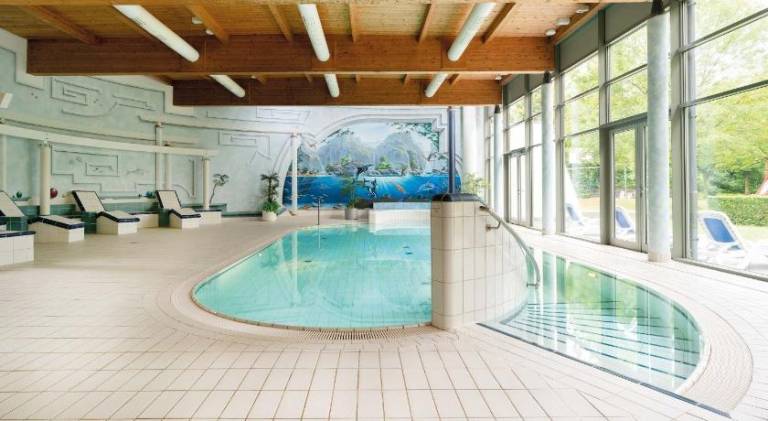 Serviced apartment with pool, sauna & patio — photo 3