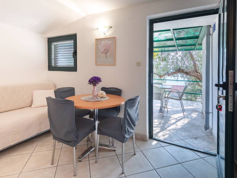 Vacation home with garden & terrace — photo 3
