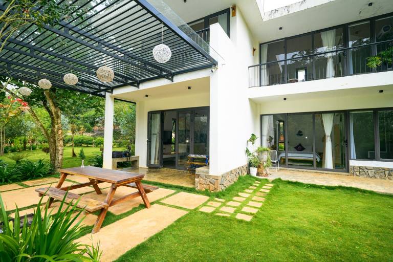 Villa with yard & barbeque — photo 4