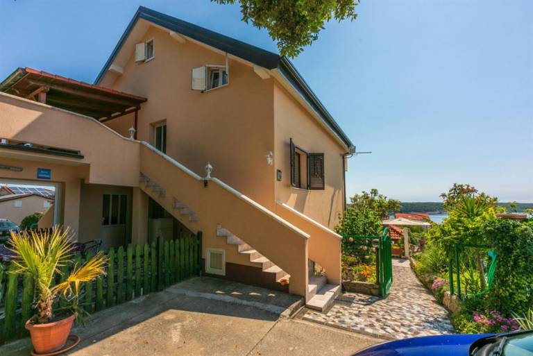 Apartma  Rajska plaža