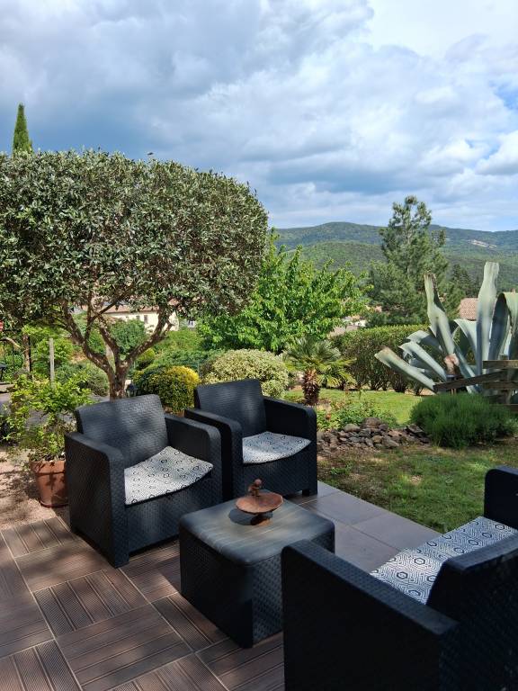 Fully equipped villa with garden & grill | Mountain view | Pets allowed — photo 3