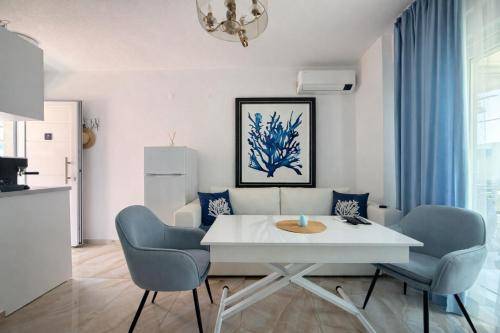 Nice rental apartment with terrace, yard & pool | Close to the beach | Pet-friendly — photo 5