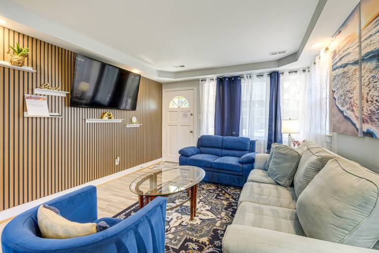 Richmond Home w Fire Pit 12 Mi to Downtown