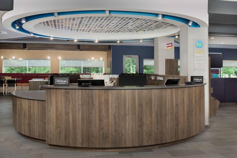 Tru by Hilton Charlotte Airport Lake Pointe — photo 4