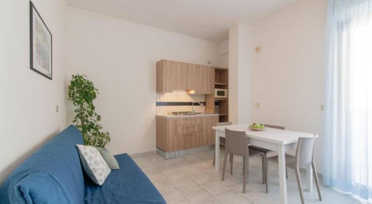 Pleasant serviced apartment with hot tub & patio | Next to the beach | Good for workation | Pet-friendly — photo 5