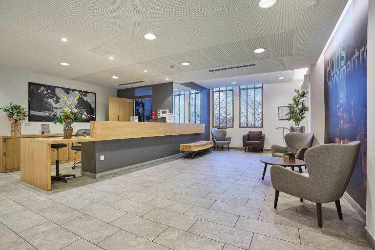 Serviced apartment with yard, hot tub & sauna | Near Sacré-Cœur | Good for workation — photo 4