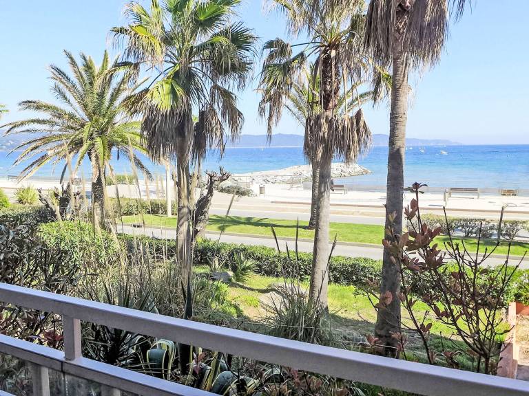Rental apartment with patio | Sea view — photo 2
