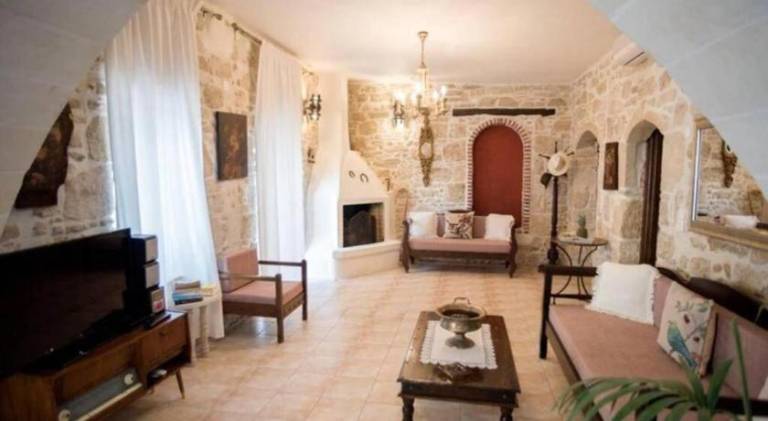 Nice villa with barbeque, private pool & yard | Dogs allowed — photo 2