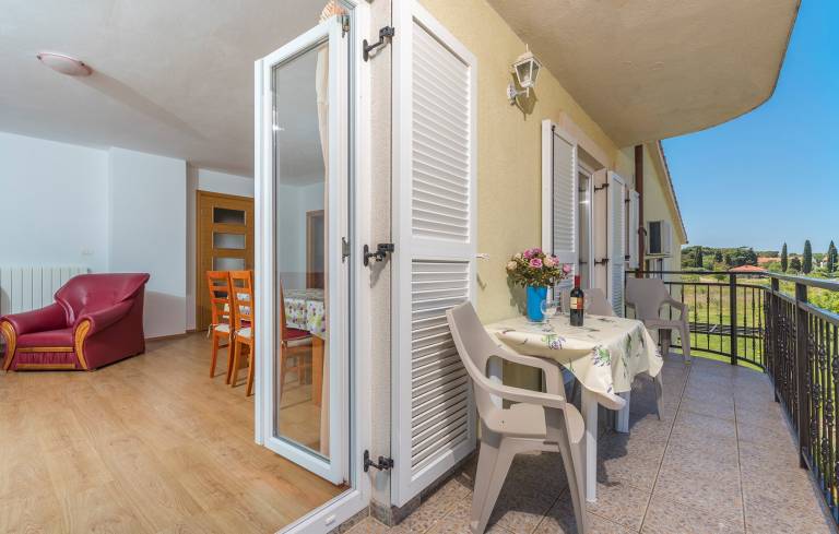 Lovely holiday apartment with garden, barbecue & terrace | Dogs allowed — photo 3
