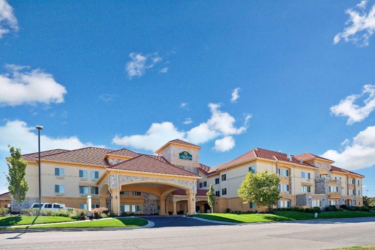 La Quinta Inn & Suites by Wyndham Olathe