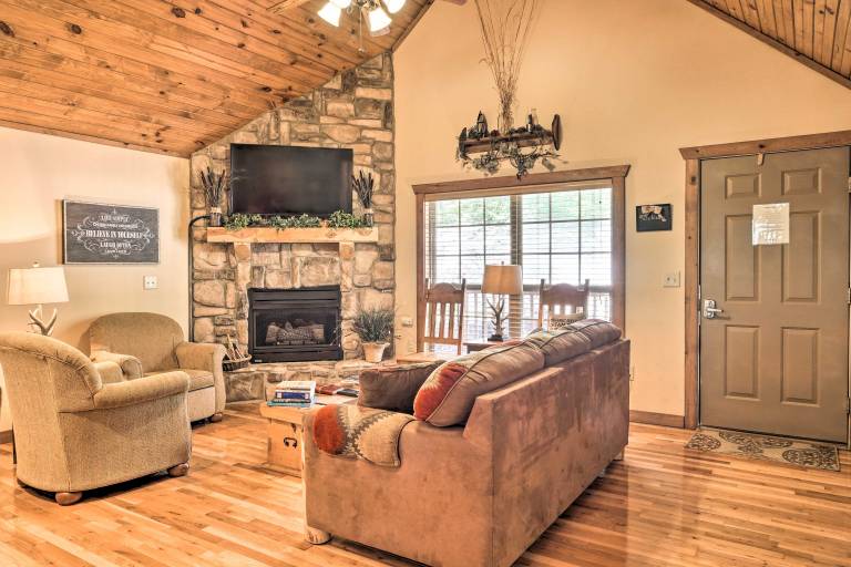 House  Branson West