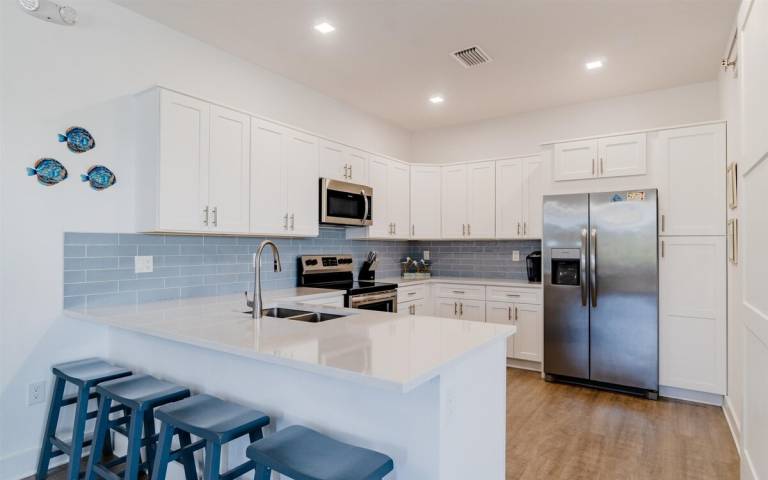 Ocean Oasis Pool Home, 35' Dock Near Coco Plum Beach! — photo 4