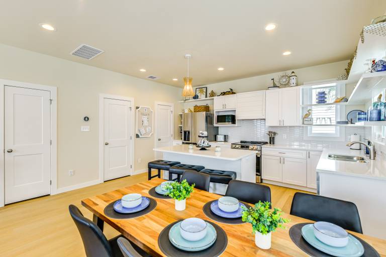 1 Mi to Beach: Home w/ Pool Access in Port Aransas — photo 2