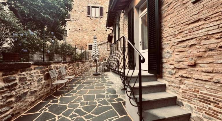 Fully equipped apartment with terrace, garden & hot tub | Pets allowed — photo 4