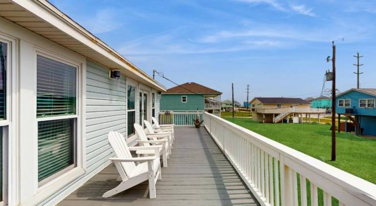 Fully equipped charming vacation home with pool, yard & barbeque | Next to the beach | Perfect for remote work | Dogs allowed — photo 5