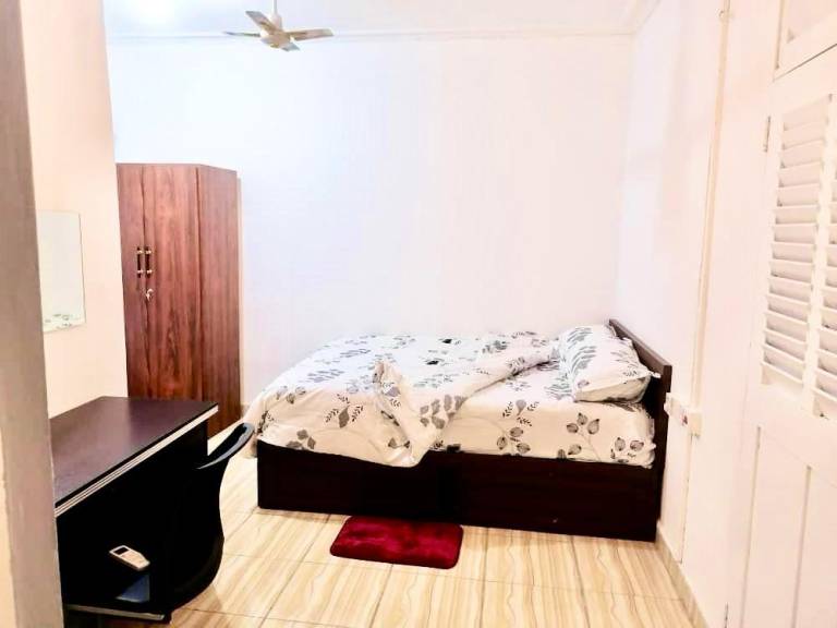 1 Bed House Private Compound with Off Road Parking