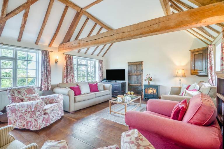 Nice cottage with grill, hot tub & yard | Pets allowed in Gloucester