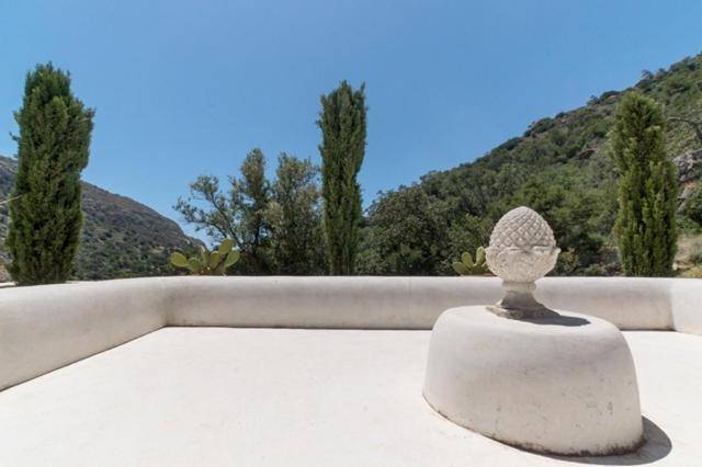 Crete Retreat - Nature & Comfort Await in Ierapetra