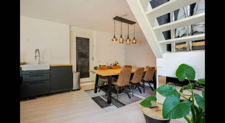 Quiet Garden Room Amsterdam West - by Peter — photo 4