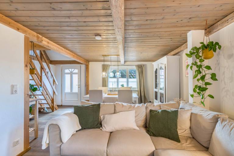 Holiday Home "Jules Reetdachkate" with Garden & Wi-Fi — photo 5
