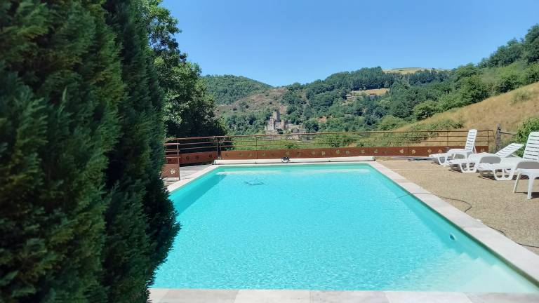 Gite with garden, BBQ & pool | River view — photo 5