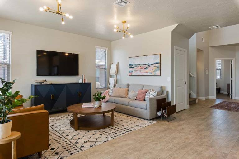 Fully equipped vacation home with pool, grill & hot tub | Dogs allowed in Washington, UT