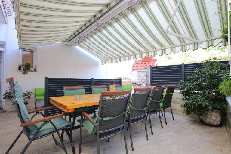 Apartma Slatine