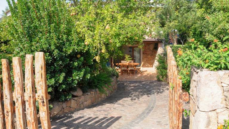 Family-friendly beautiful apartment with barbecue & yard | Garden view | Pet-friendly — photo 4