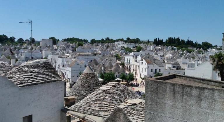 Rental apartment with patio | Suitable for remote work in Alberobello