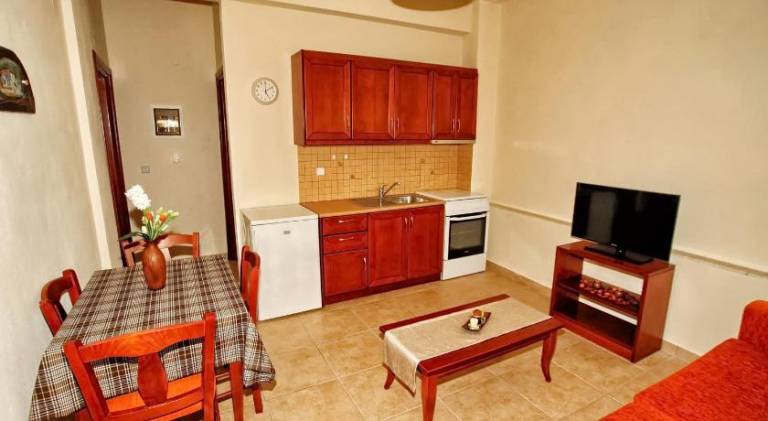 Apartment with terrace, yard & barbecue — photo 4