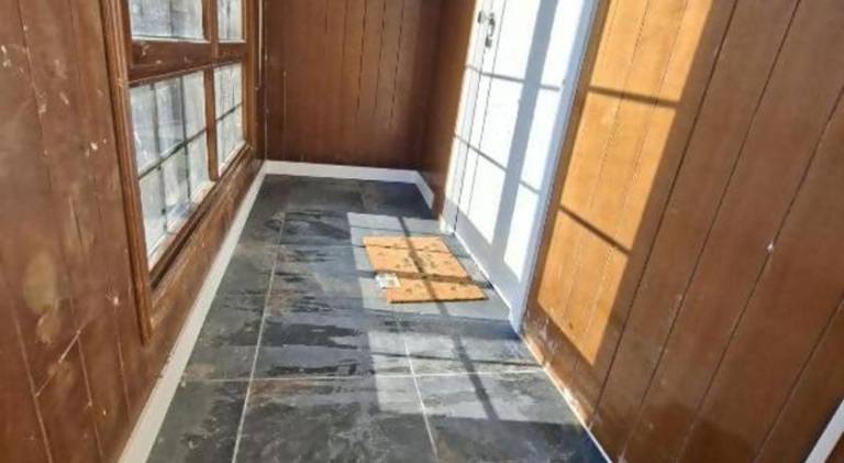 House with patio — photo 5