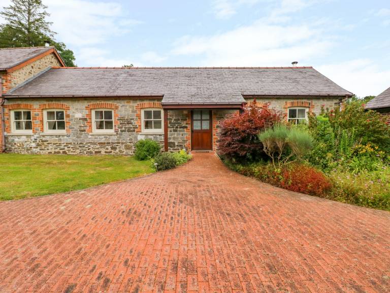 Cottage  Llanfynydd