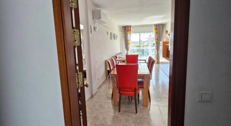 Appartement tout confort terrasse 21 m2 pleins sud wifi proche port aventura centre et plage 2 chamb — photo 5