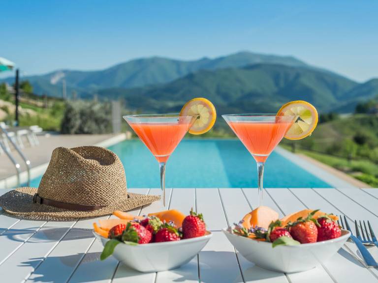 Fully equipped villa with terrace, grill & jacuzzi | Pets are welcome in Urbania