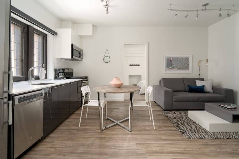 Apartment Golden Square Mile