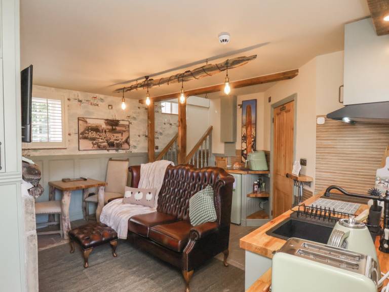 Cottage with yard | Beach view | Pets are welcome — photo 4